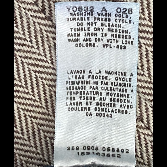 Levi’s High Waisted Shorts DIY - Picture 5 of 7